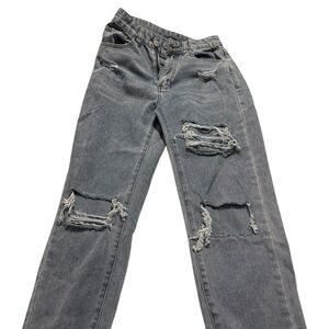 Distressed Gray woman Jeans